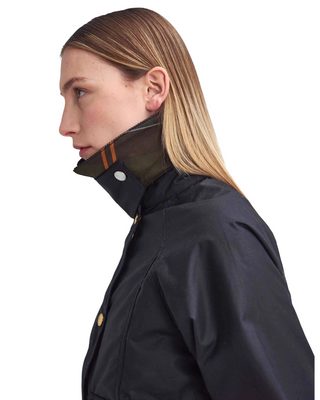 Cropped Beadnell Wax Jacket- Black/Classic