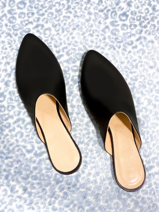 Raleigh Label Slides- Black Leather