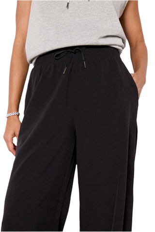 On The Move Wide Leg Pant- Very Black
