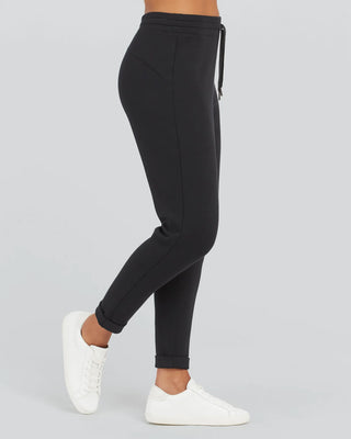 AirEssentials Tapered Pant- Very Black