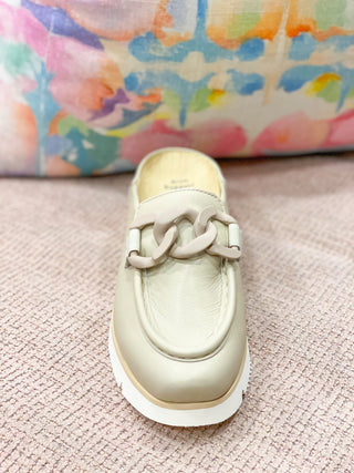 Carrie Leather Mule- Creme