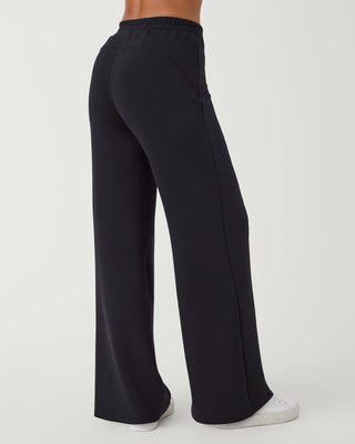 Petite AirEssentials Wide Leg Pant- Very Black